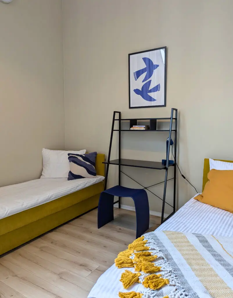 Pokój 2-osobowy w hostelu Rynek 30 z widokiem na Rynek Główny we Wrocławiu