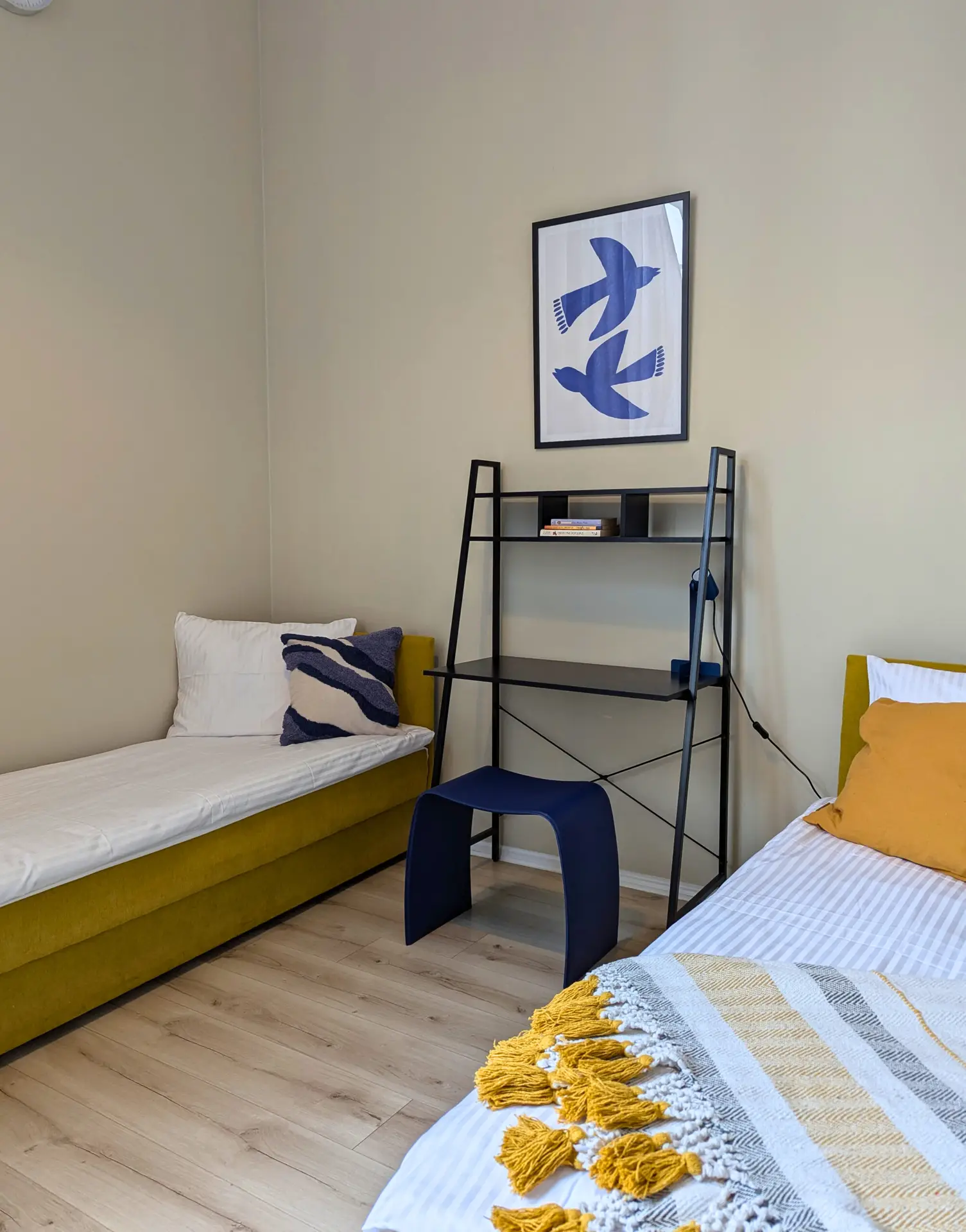 Pokój 2-osobowy w hostelu Rynek 30 z widokiem na Rynek Główny we Wrocławiu